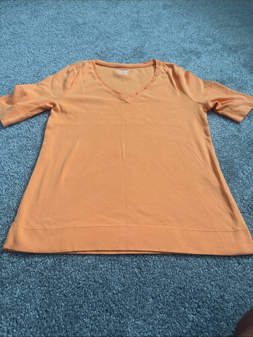 Chico's Orange V-Neck Short-Sleeve Tee